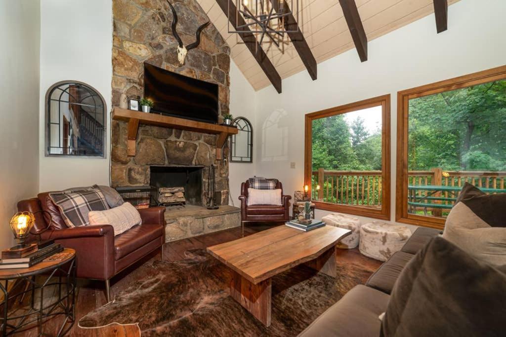 A Smoky Mountains Retreat - Chalet De Montagne Villa Gatlinburg Exterior photo